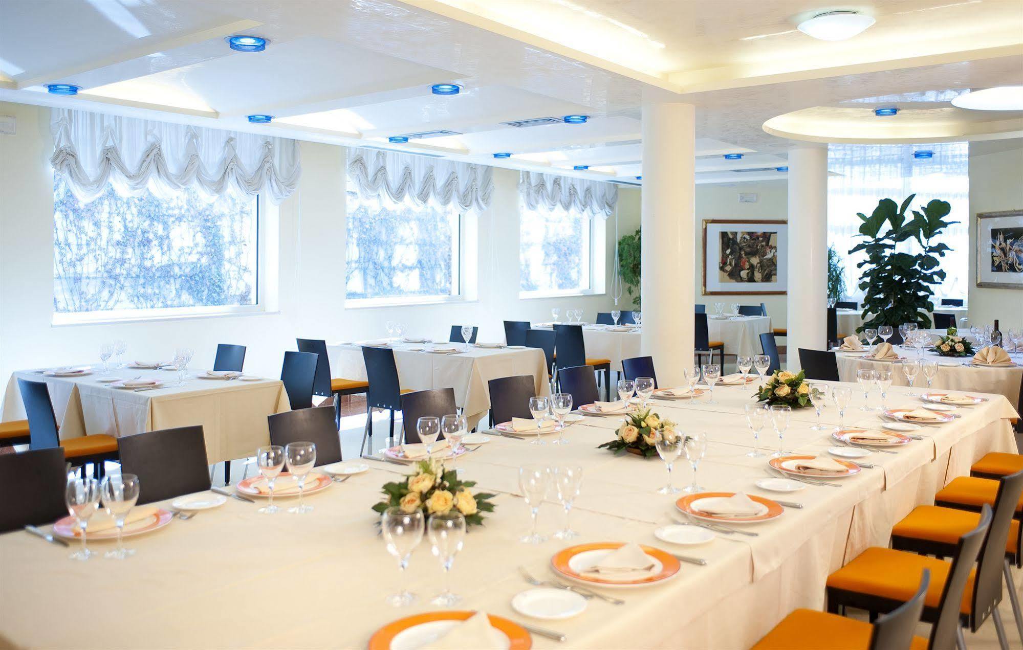 Park Hotel Centro Congressi Potenza Exterior photo