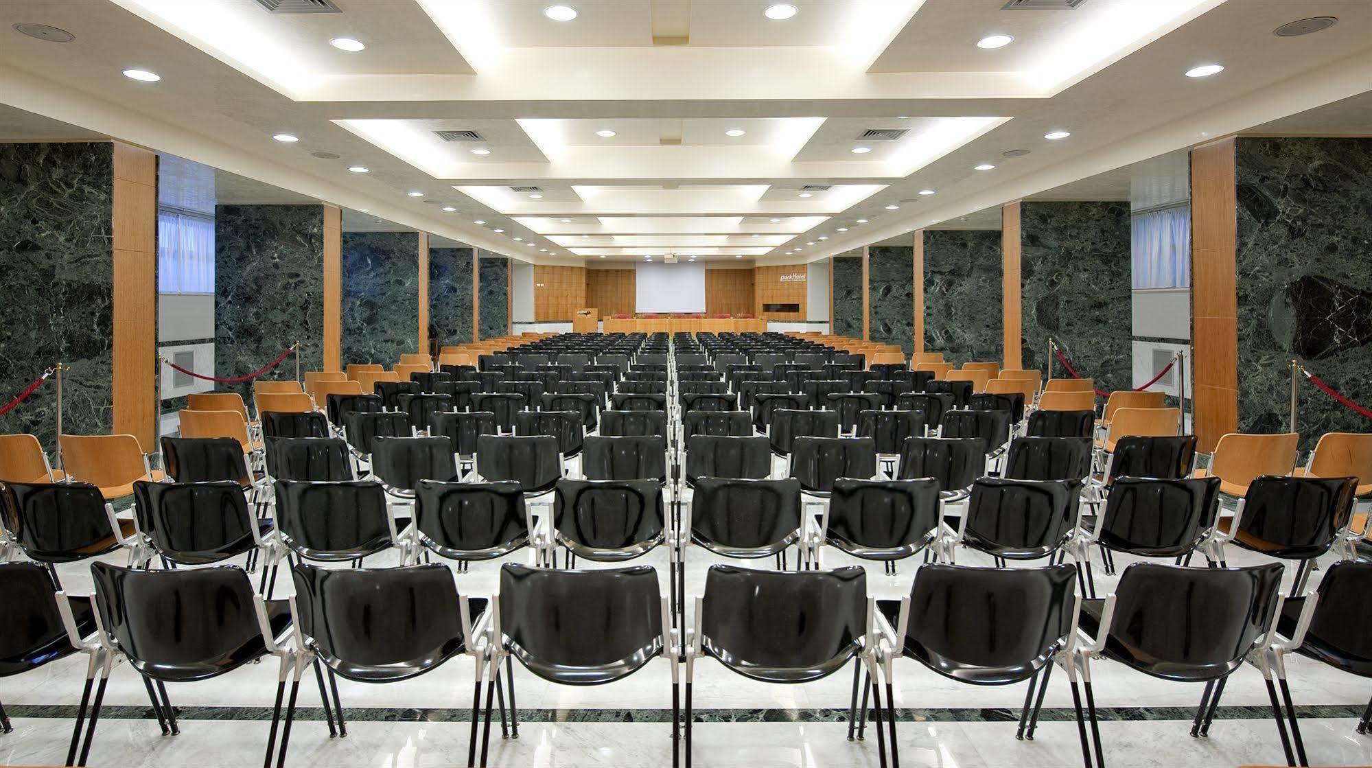 Park Hotel Centro Congressi Potenza Exterior photo